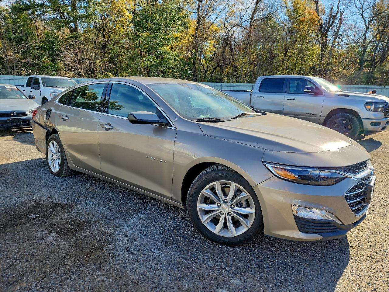 2024 CHEVROLET MALIBU LT photo 4