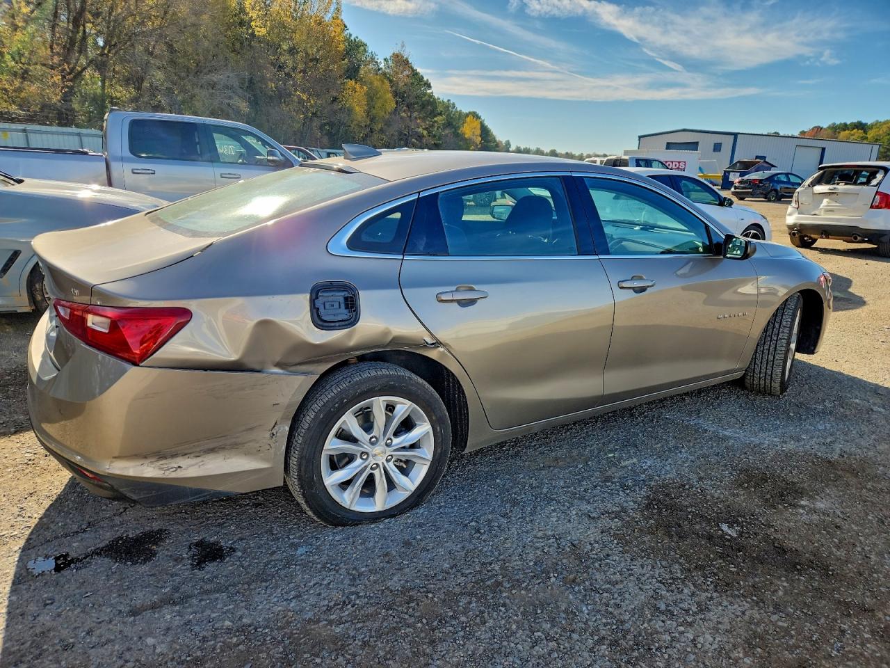 2024 CHEVROLET MALIBU LT photo 3