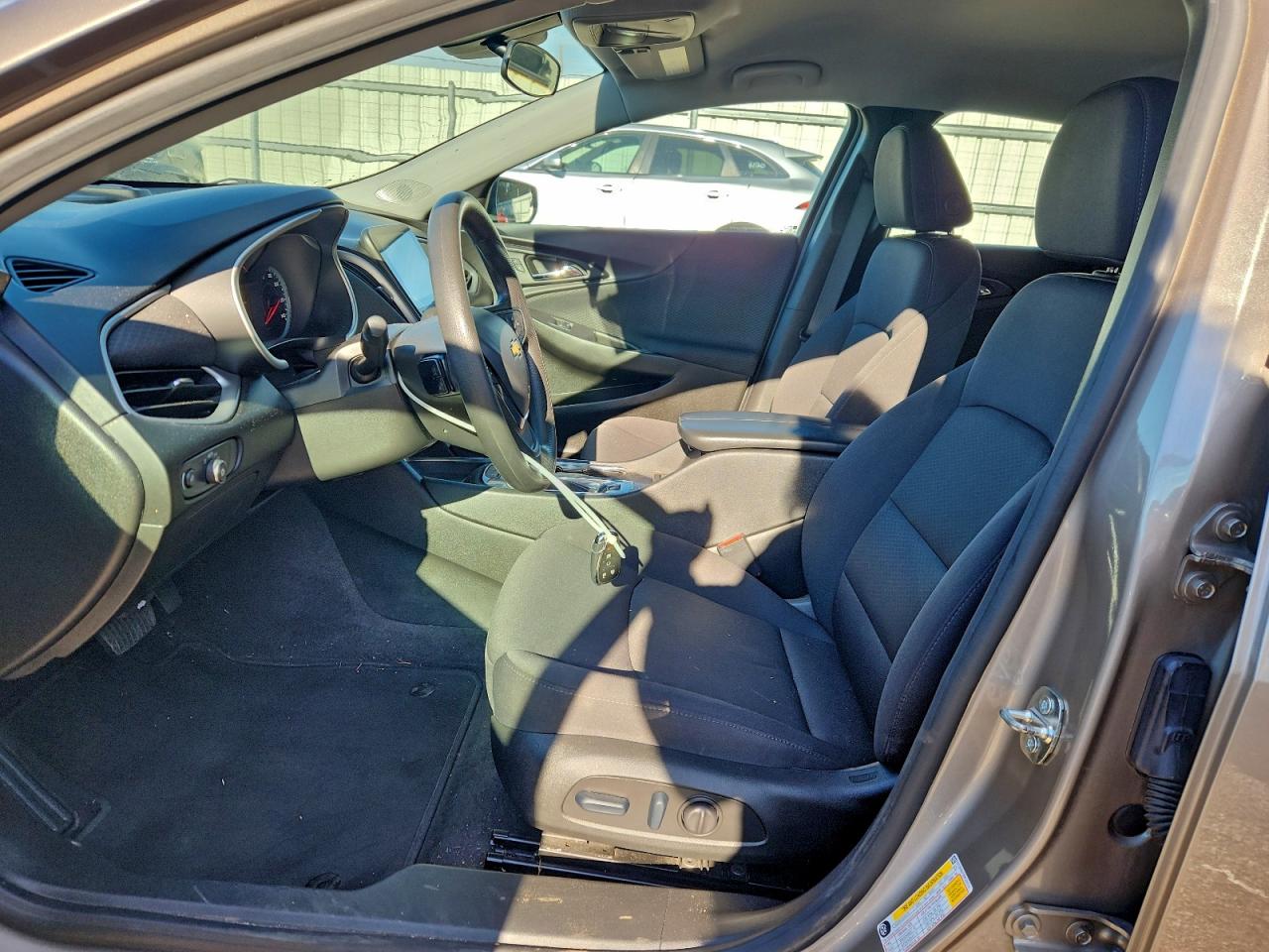 2024 CHEVROLET MALIBU LT photo 7