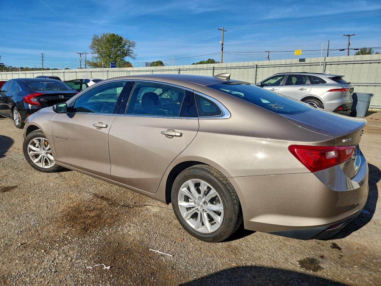 2024 CHEVROLET MALIBU LT photo 2