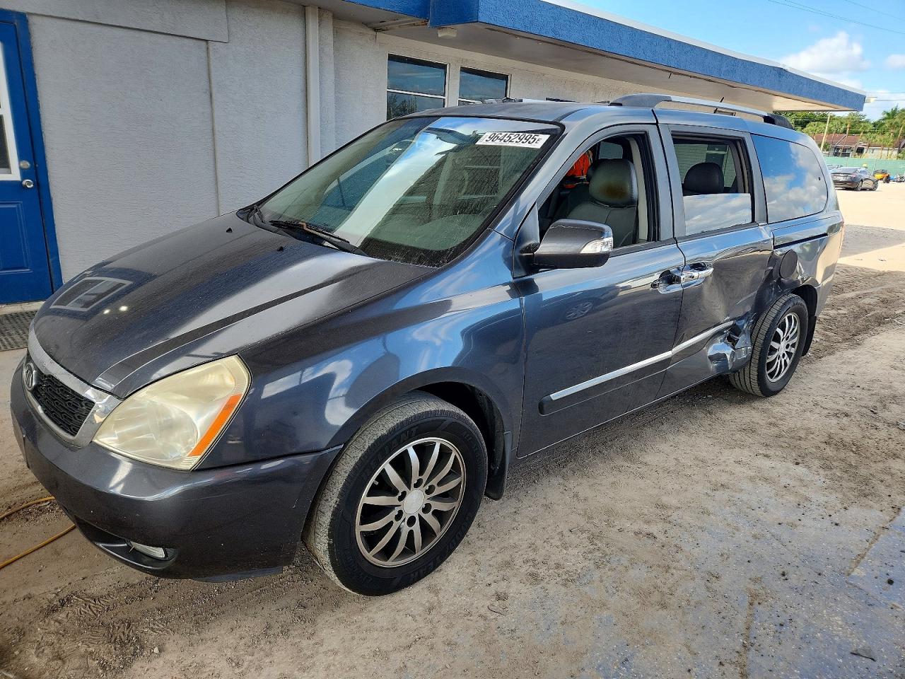 2012 KIA SEDONA
