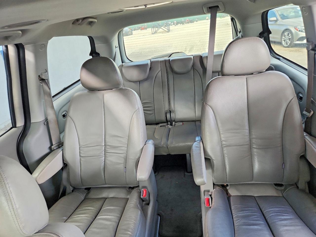 2012 KIA SEDONA EX photo 10