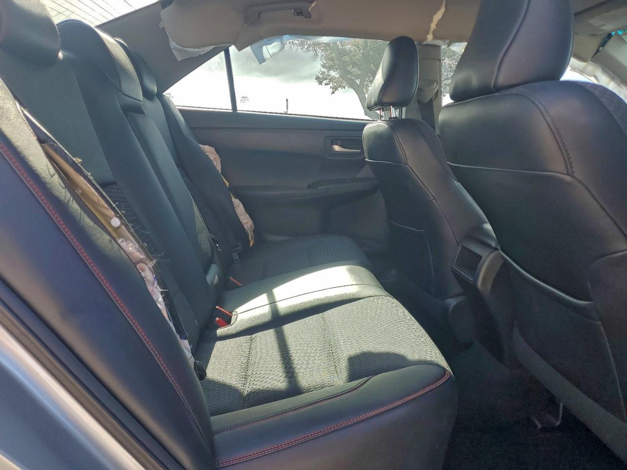 2015 TOYOTA CAMRY SE photo 10