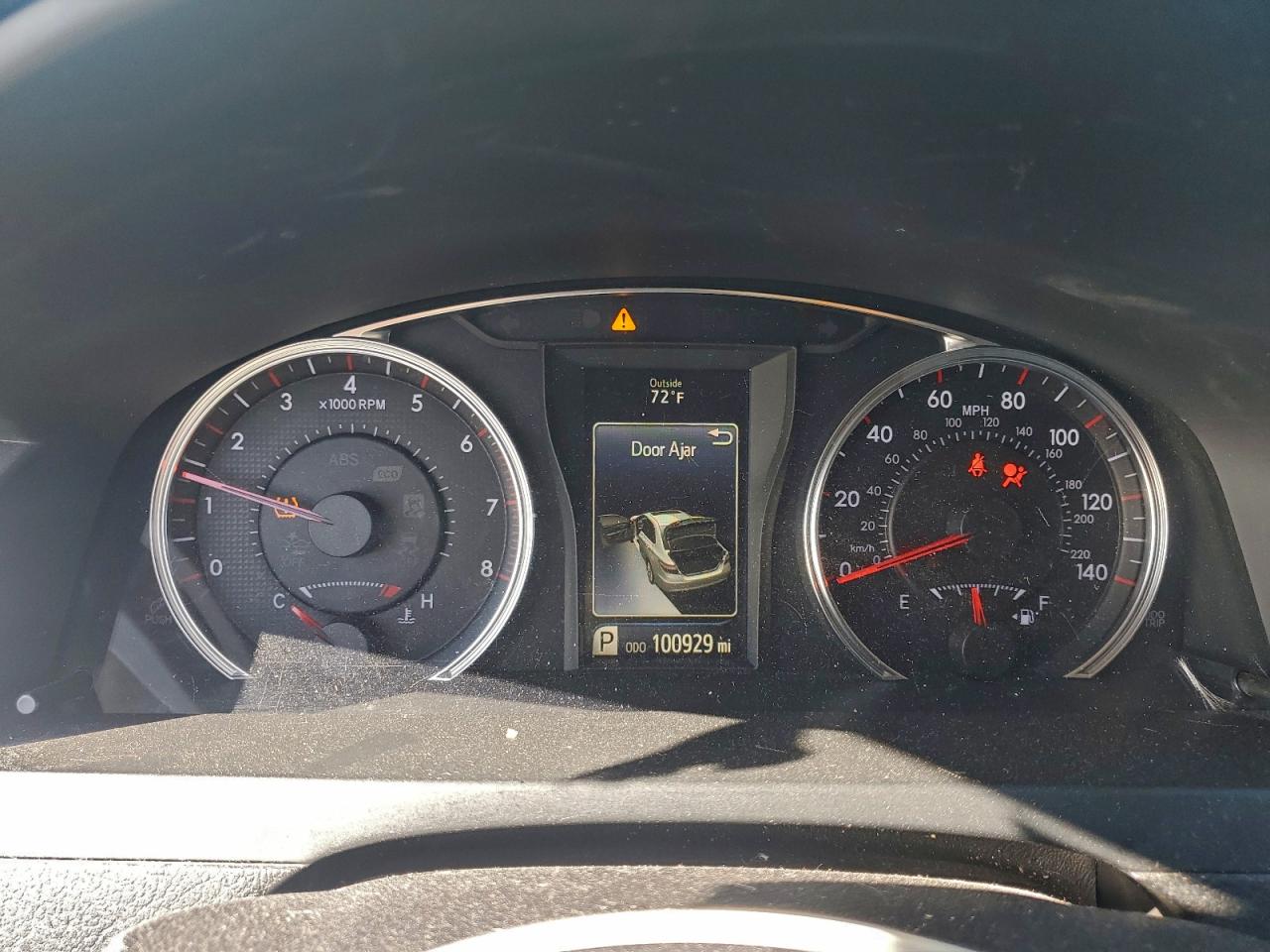 2015 TOYOTA CAMRY SE photo 9