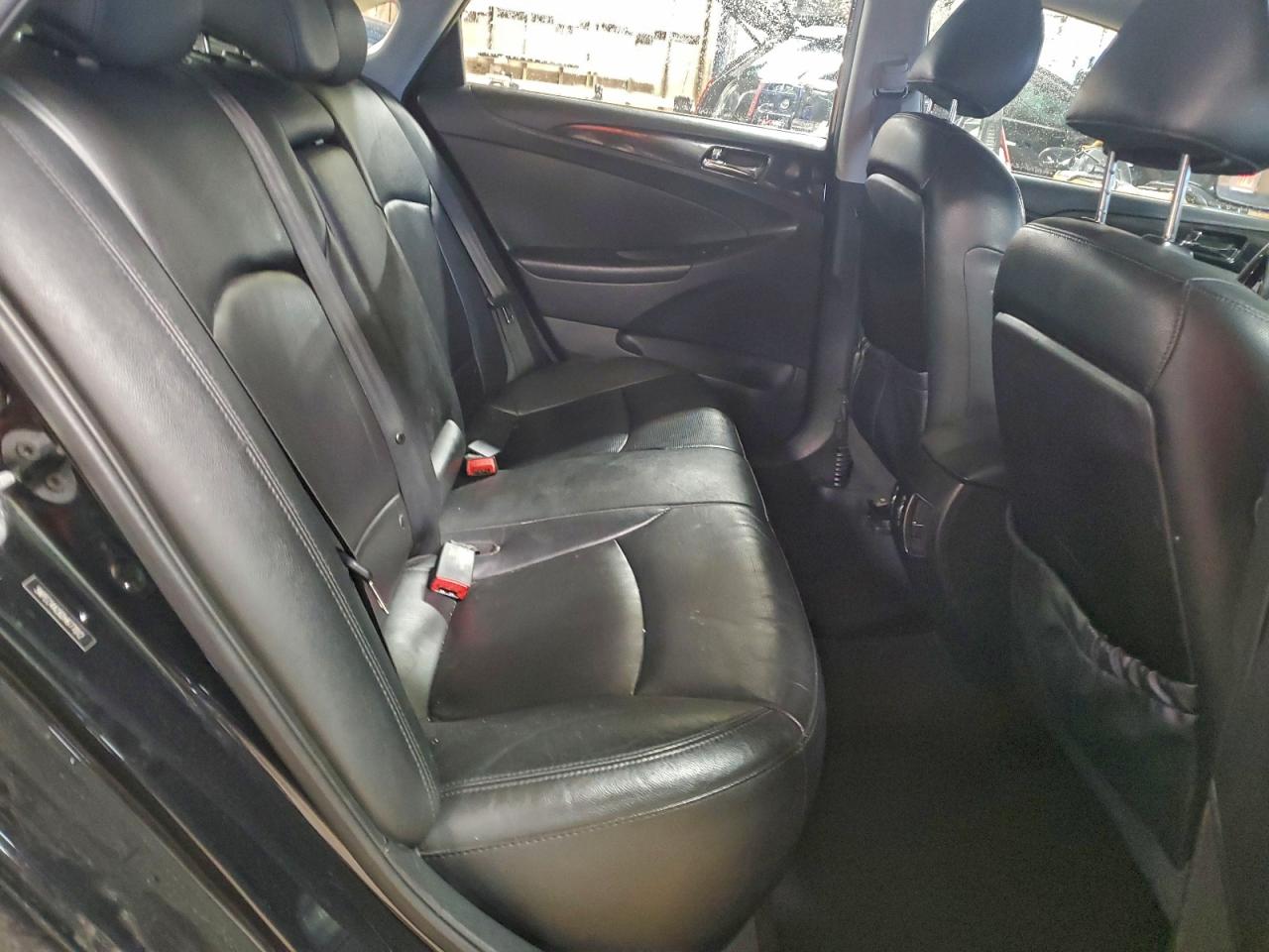 2013 HYUNDAI SONATA SE photo 10