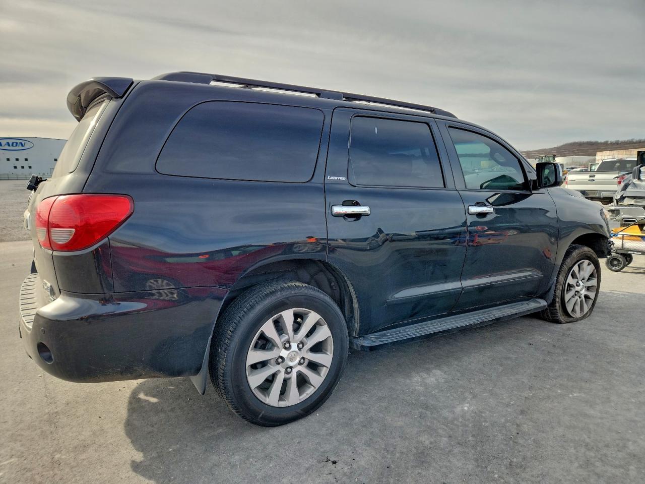2014 TOYOTA SEQUOIA LIMITED photo 3