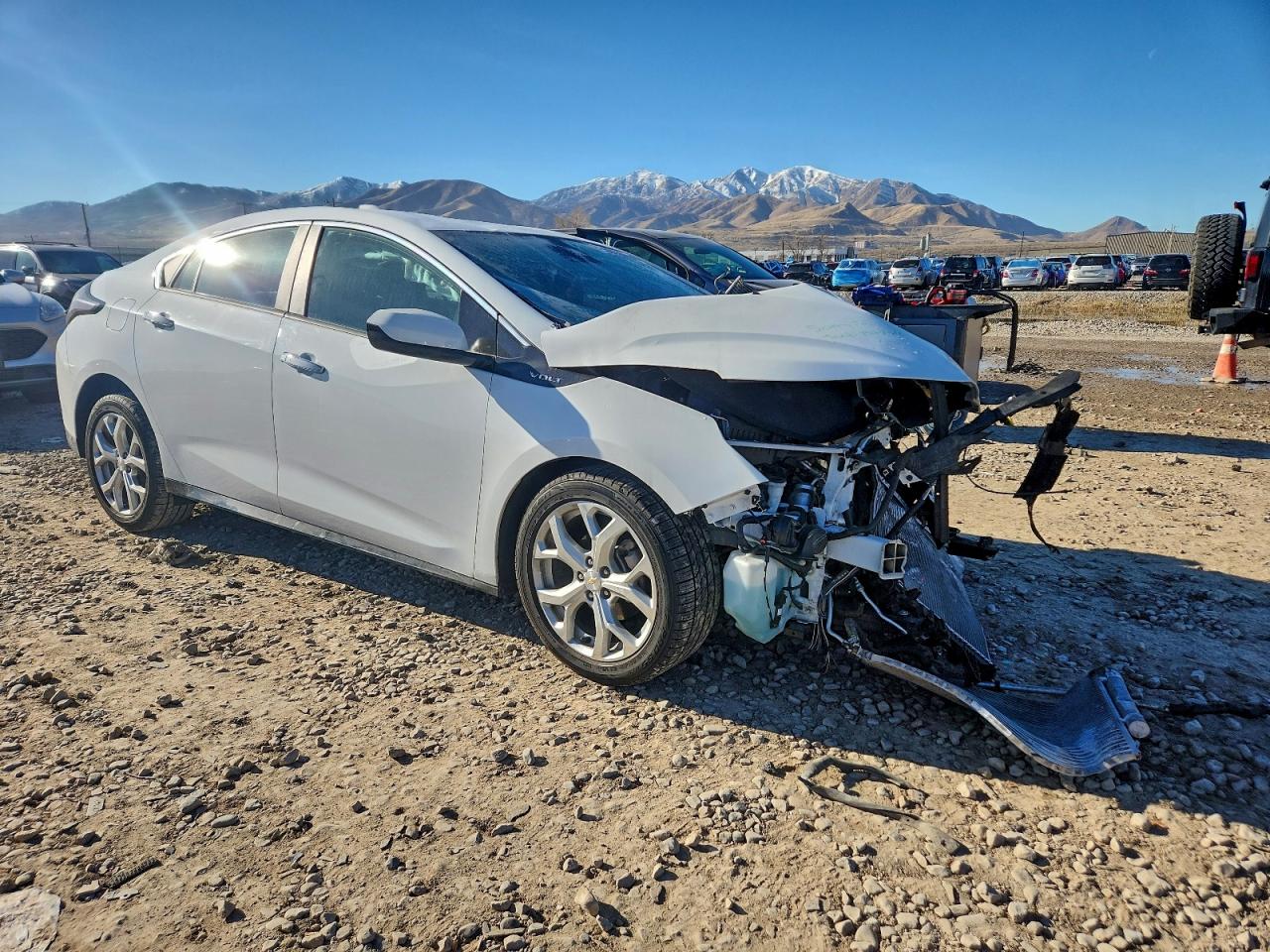 2017 CHEVROLET VOLT PREMIER photo 4