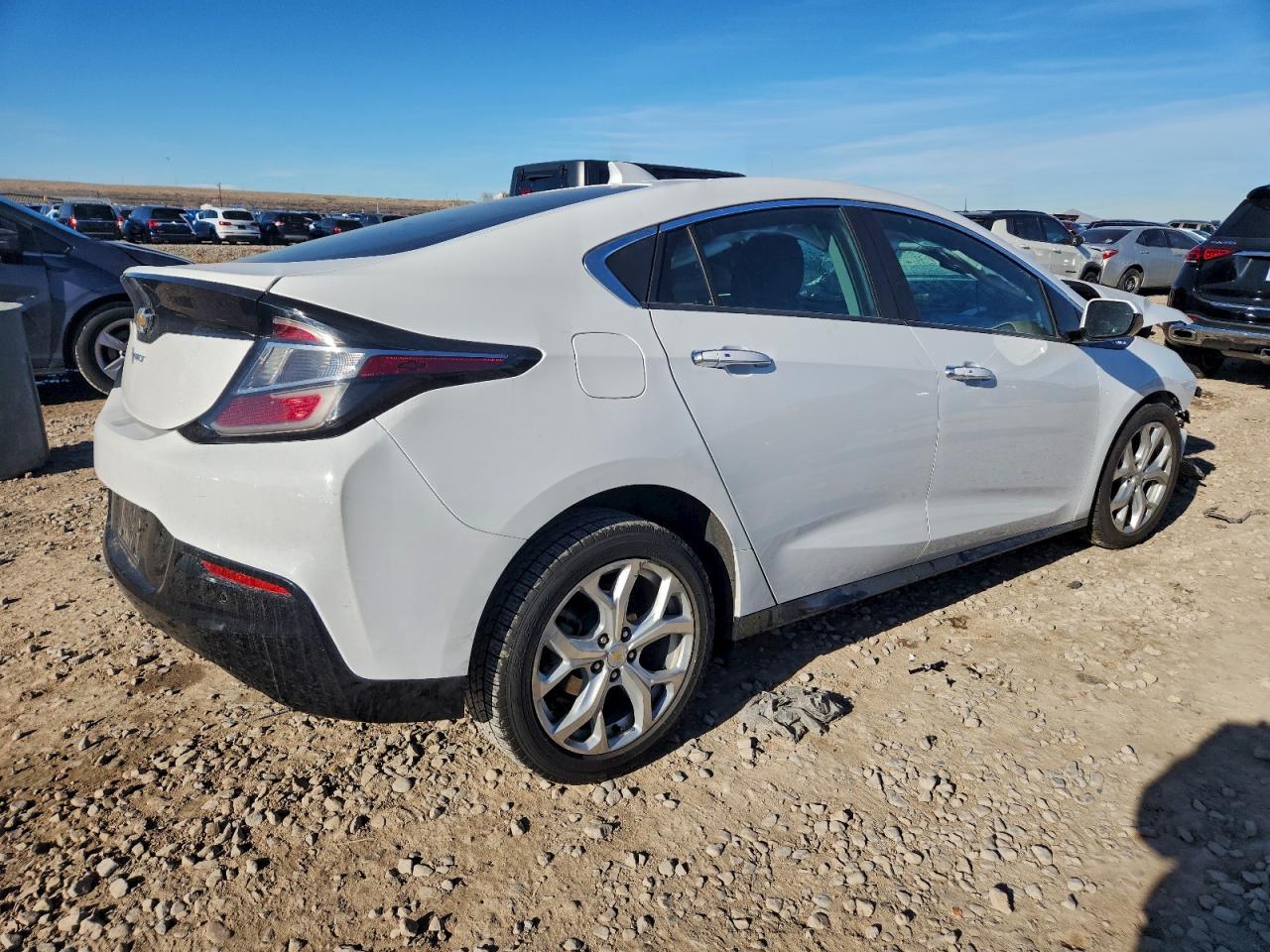 2017 CHEVROLET VOLT PREMIER photo 3