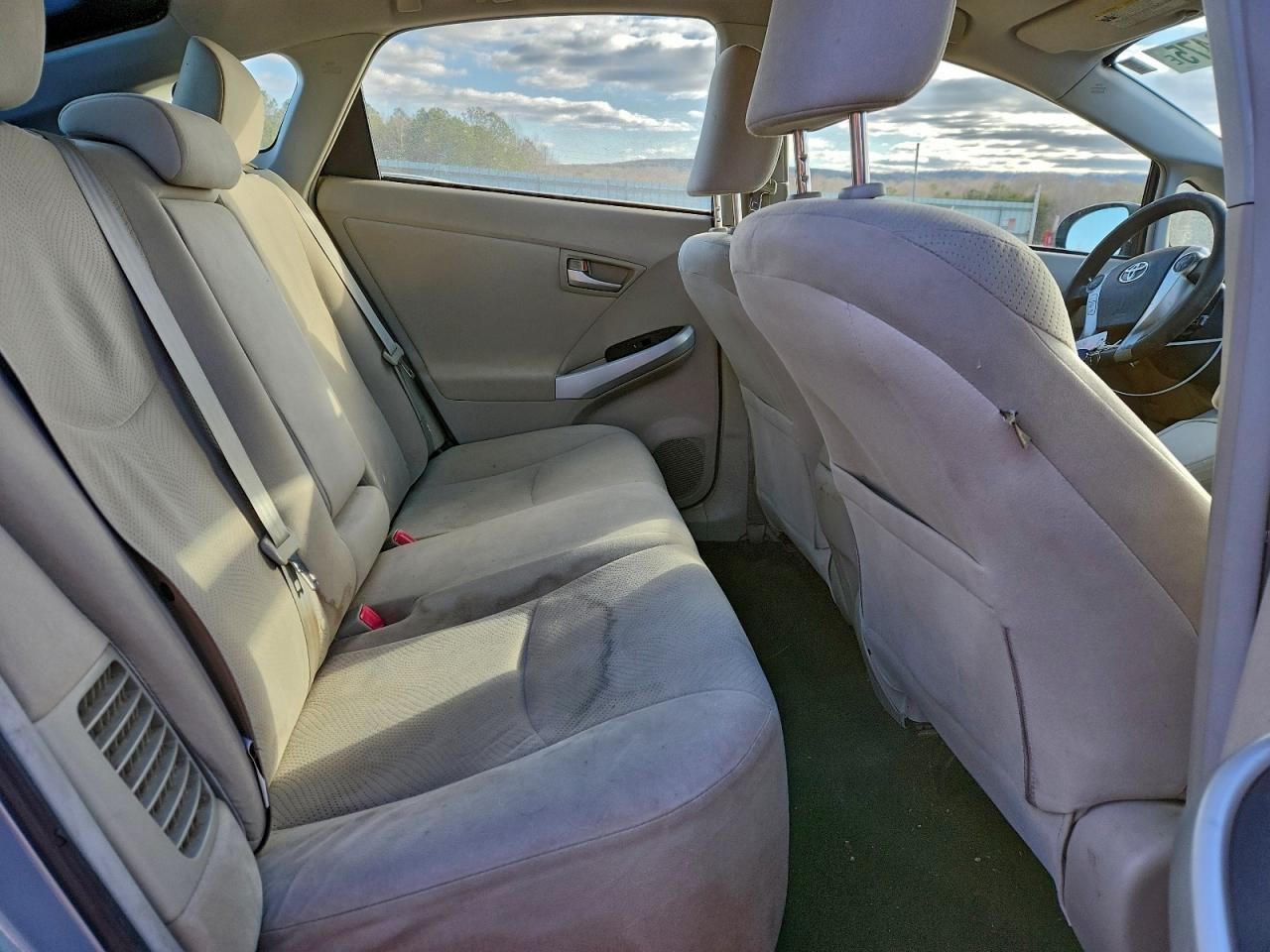 2012 TOYOTA PRIUS photo 11