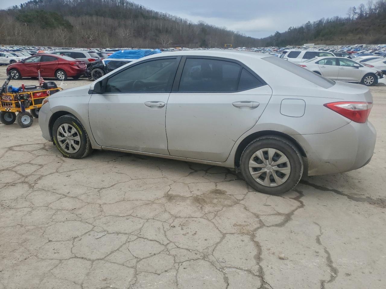 2016 TOYOTA COROLLA L photo 2