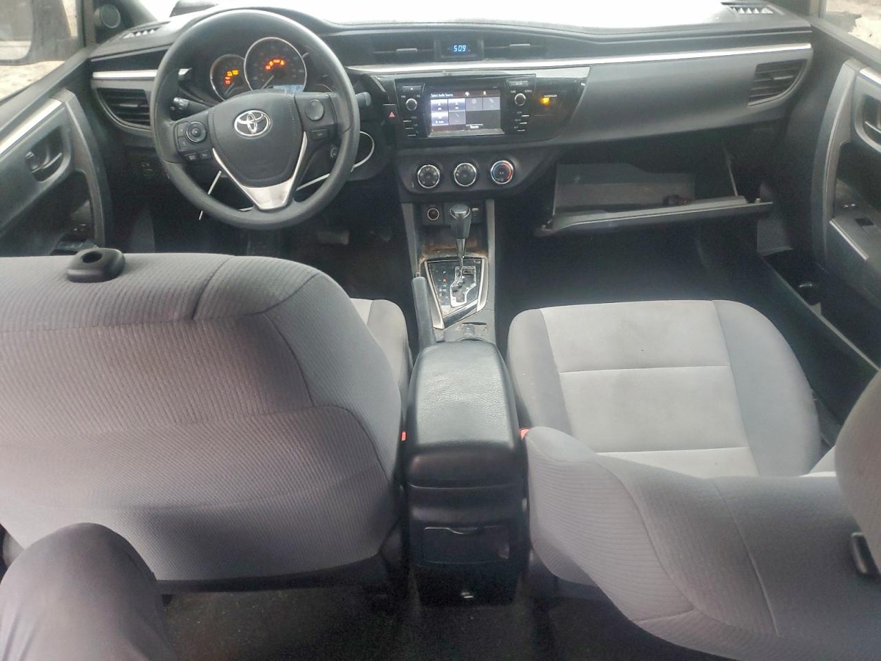 2016 TOYOTA COROLLA L photo 8