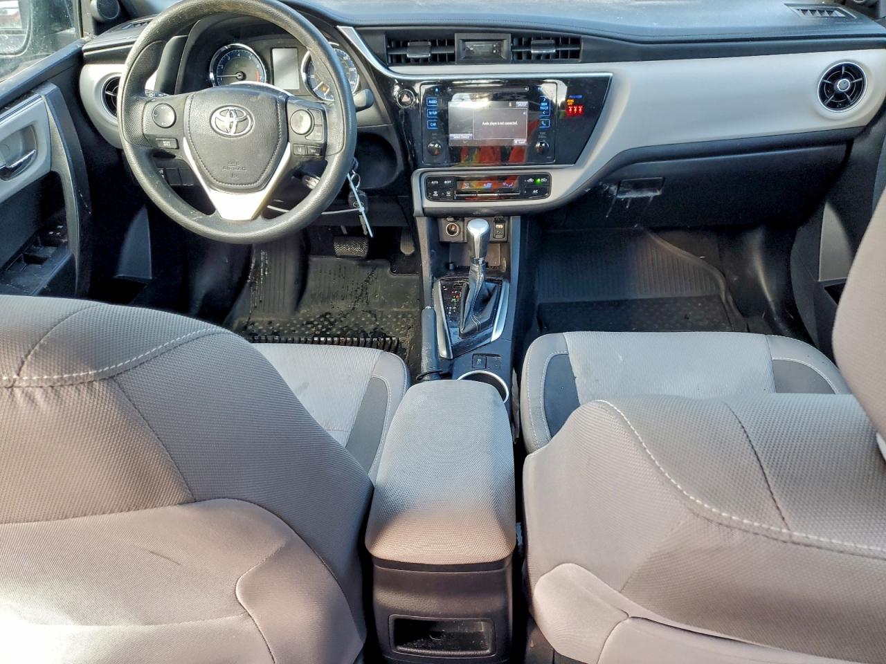 2019 TOYOTA COROLLA L photo 8