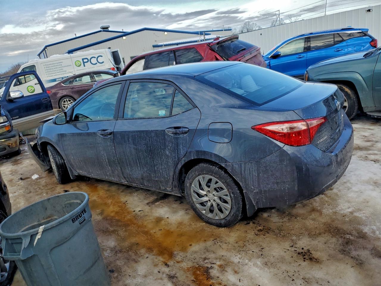 2019 TOYOTA COROLLA L photo 2