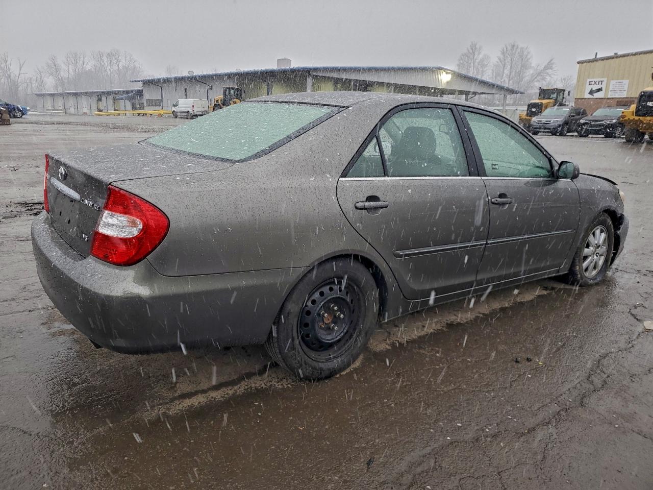 2003 TOYOTA CAMRY LE photo 3