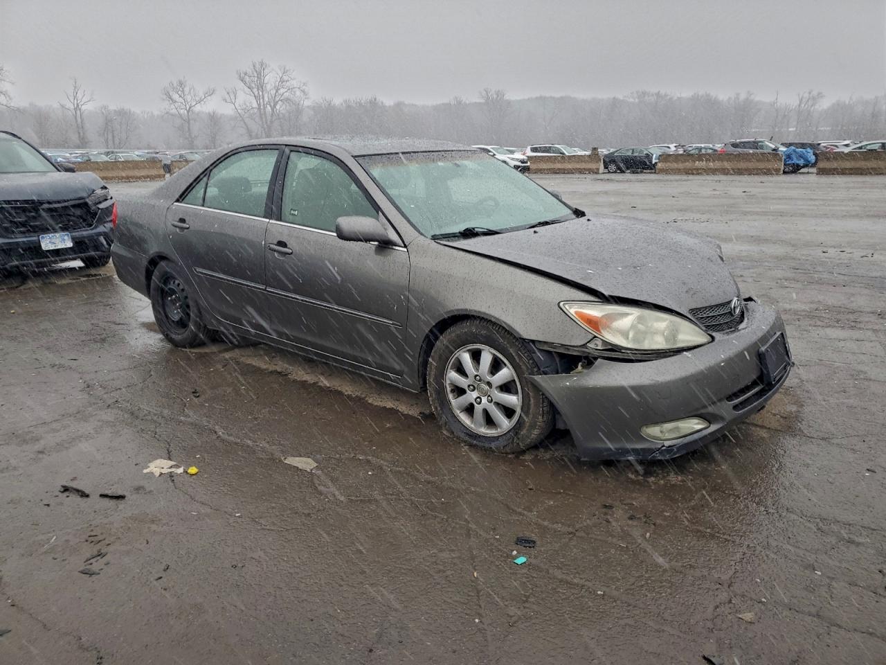 2003 TOYOTA CAMRY LE photo 4