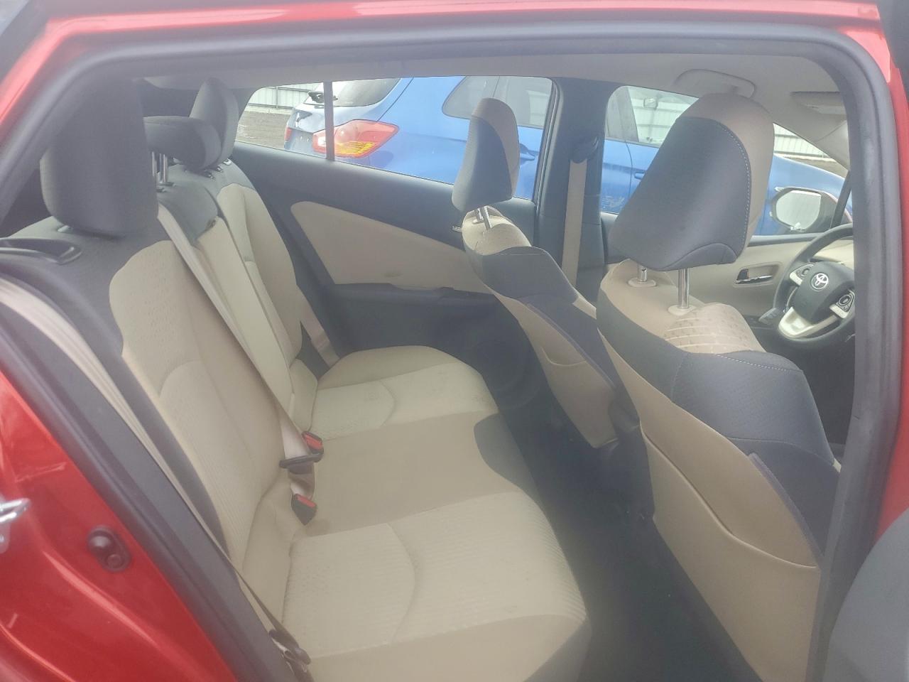 2017 TOYOTA PRIUS photo 10