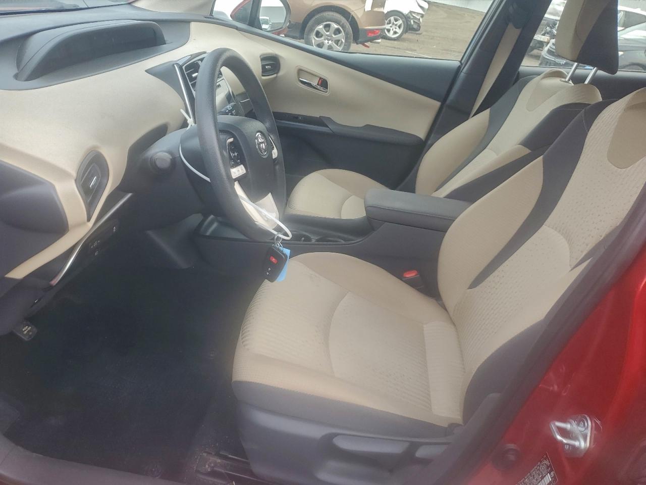 2017 TOYOTA PRIUS photo 7