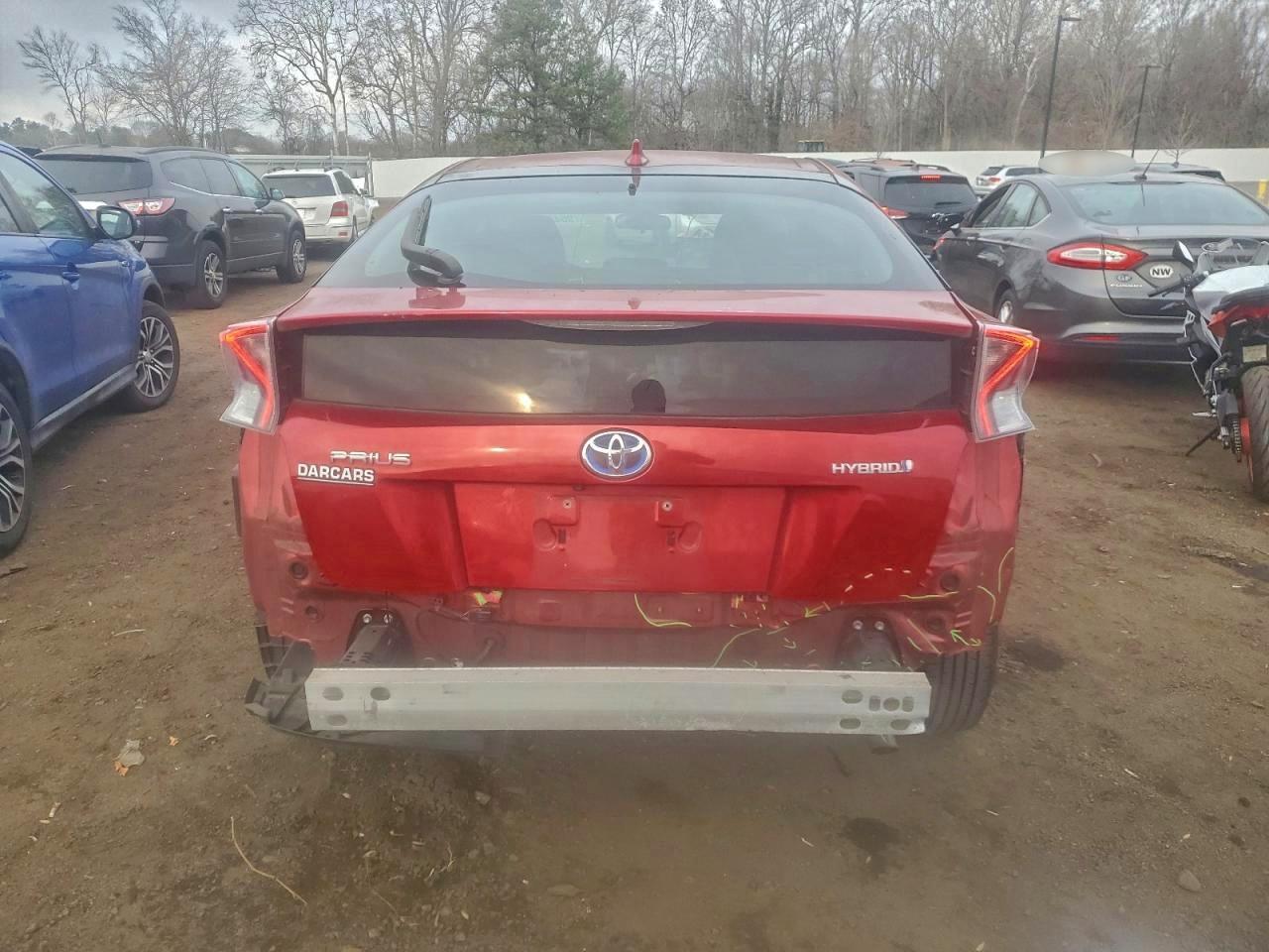 2017 TOYOTA PRIUS photo 6