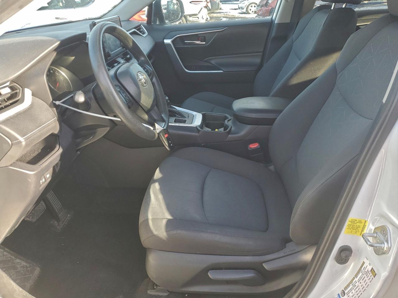 2019 TOYOTA RAV4 XLE photo 7