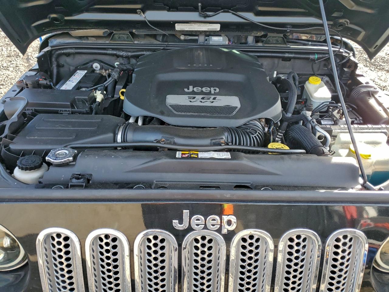 2012 JEEP WRANGLER UNLIMITED SPORT photo 11