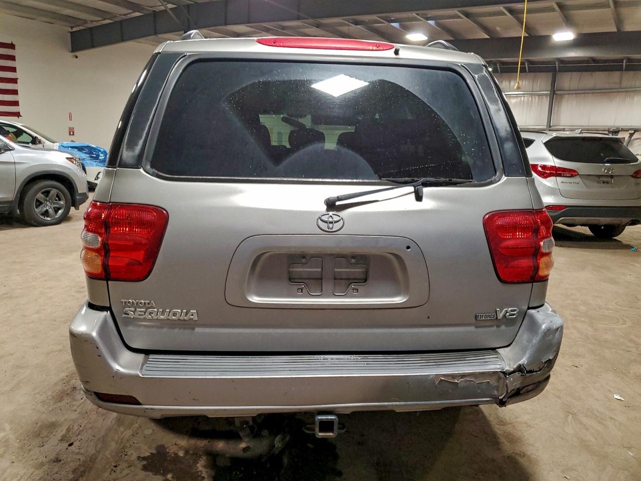 2004 TOYOTA SEQUOIA SR5 photo 6