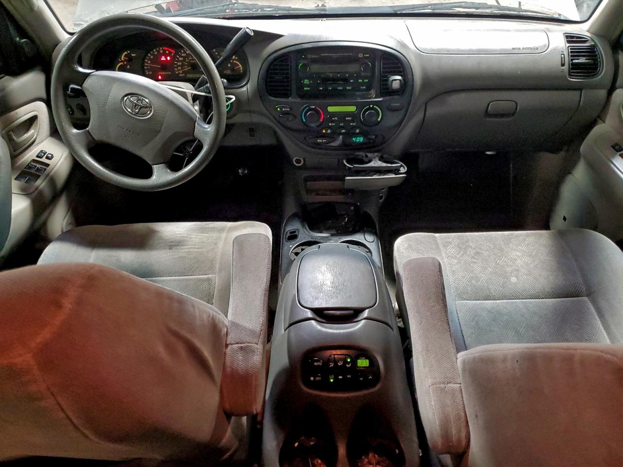 2004 TOYOTA SEQUOIA SR5 photo 8