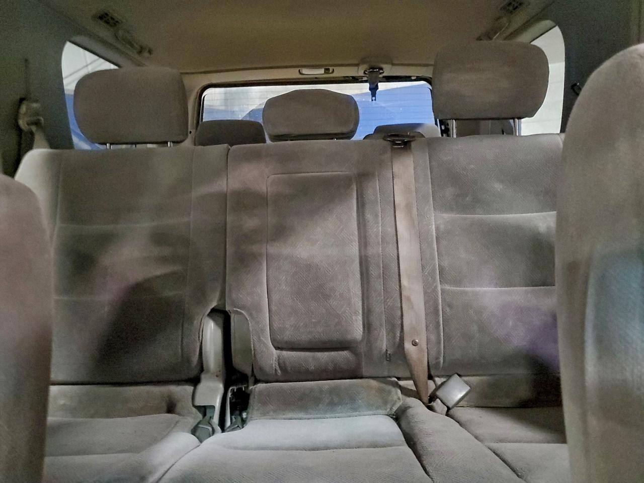 2004 TOYOTA SEQUOIA SR5 photo 10