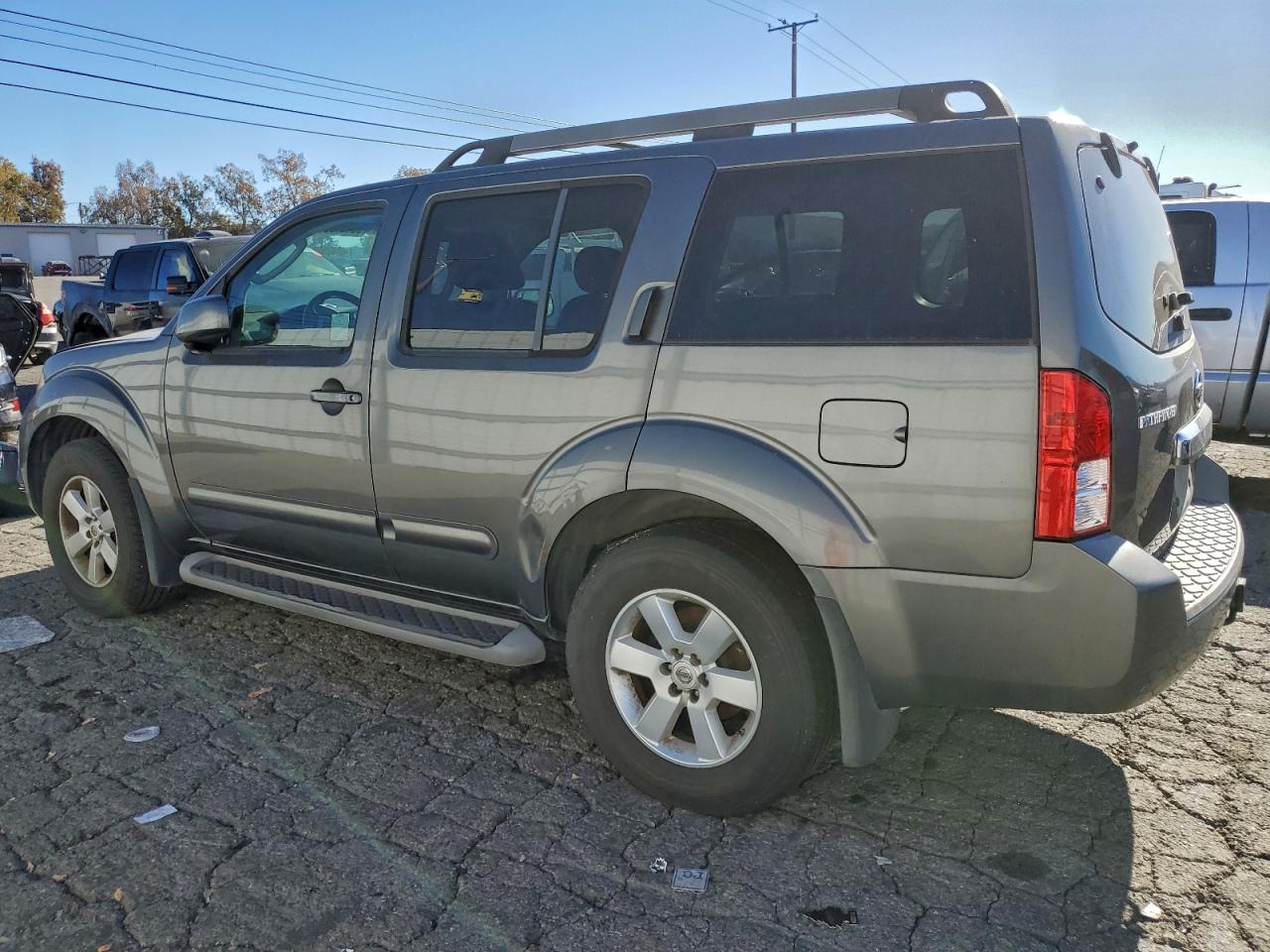 2008 NISSAN PATHFINDER S photo 2
