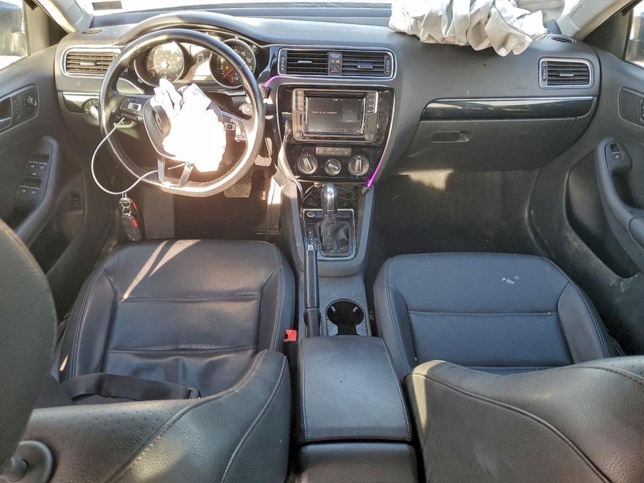 2016 VOLKSWAGEN JETTA SEL photo 8