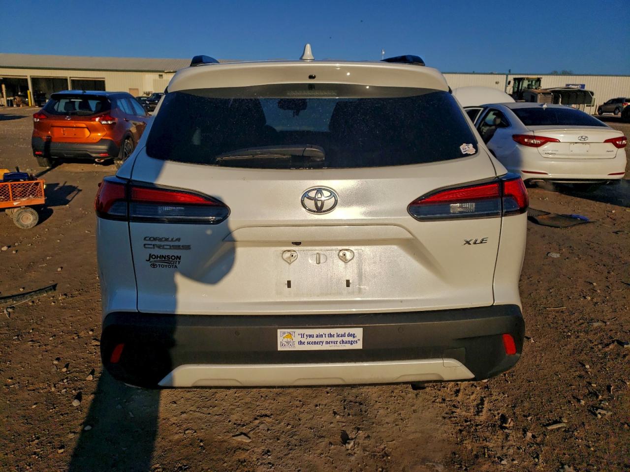 2024 TOYOTA COROLLA CROSS XLE photo 6