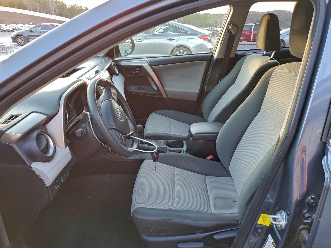 2014 TOYOTA RAV4 LE photo 7