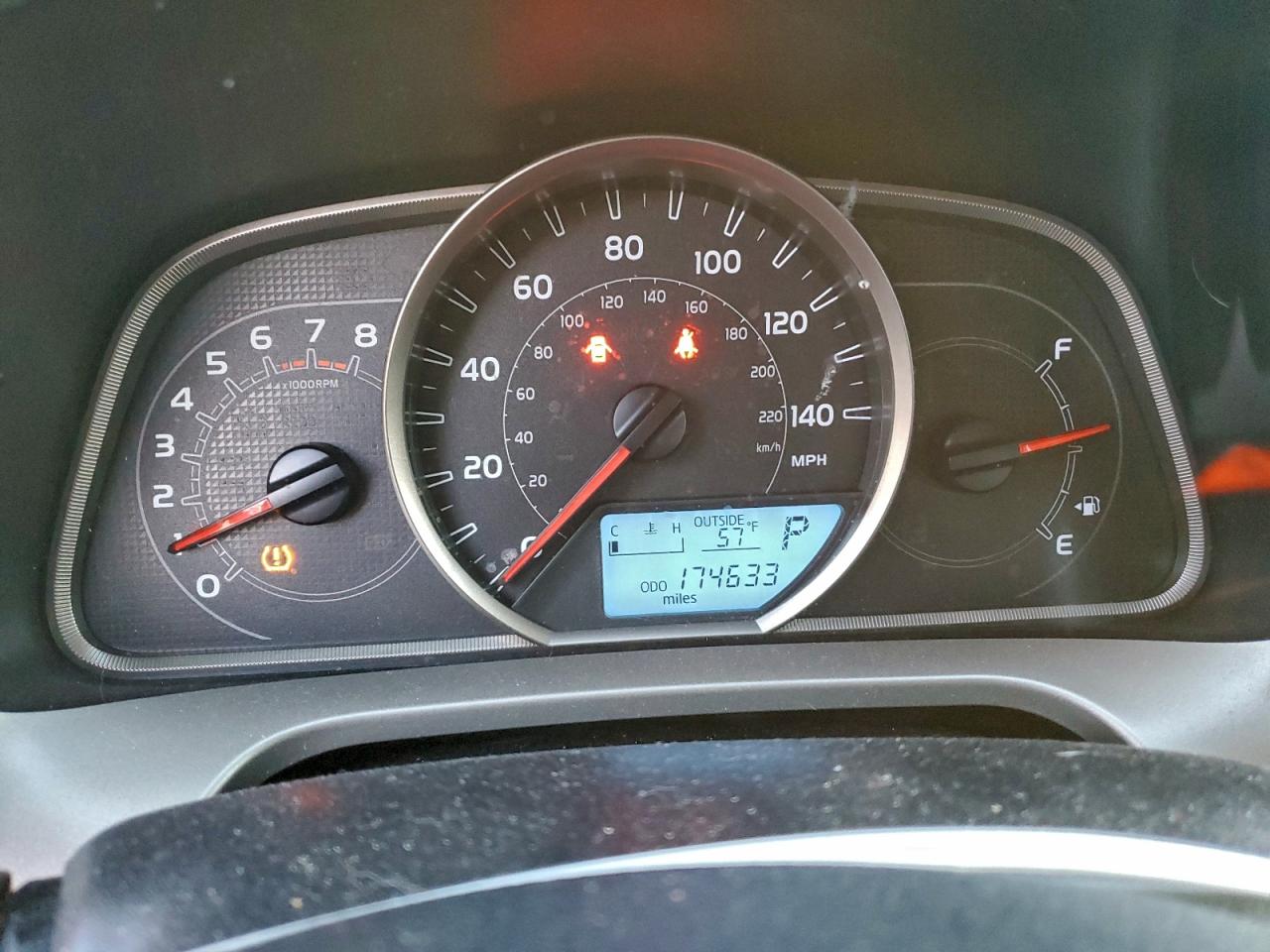2014 TOYOTA RAV4 LE photo 9