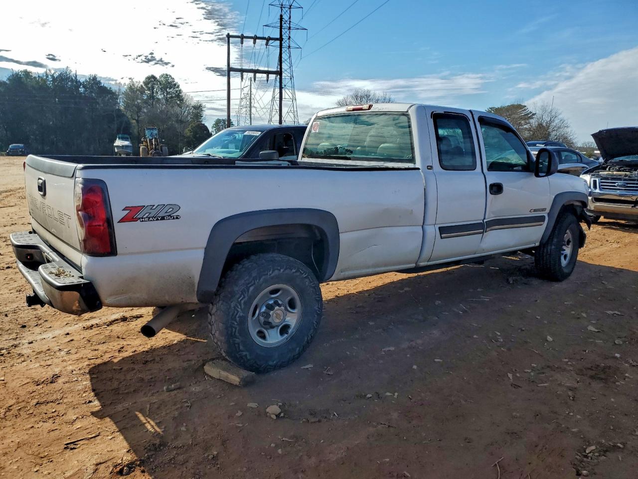 2004 CHEVROLET SILVERADO C2500 HEAVY DUTY photo 3