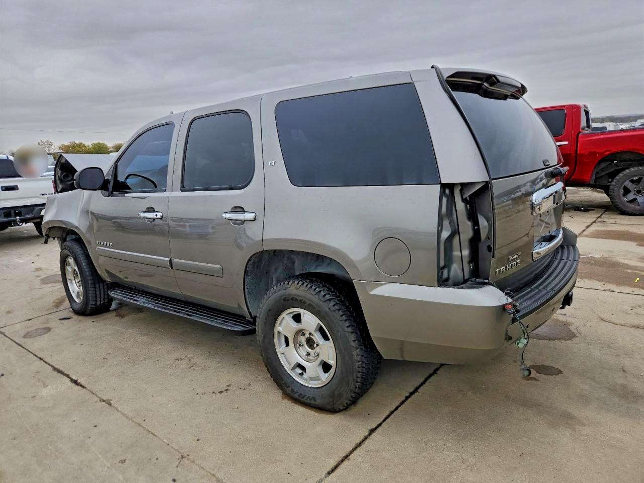 2008 CHEVROLET TAHOE C1500 photo 2