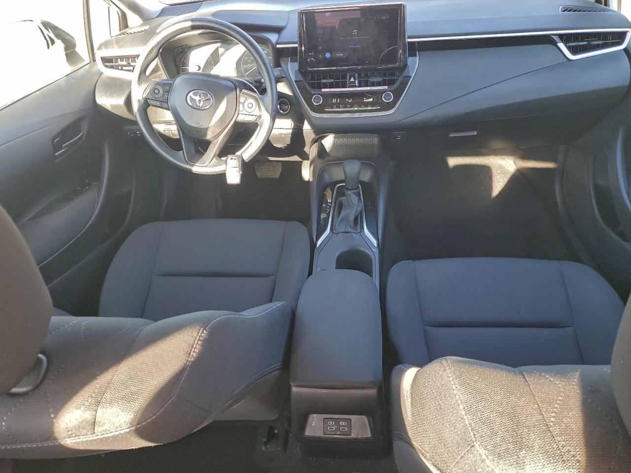 2025 TOYOTA COROLLA LE photo 8