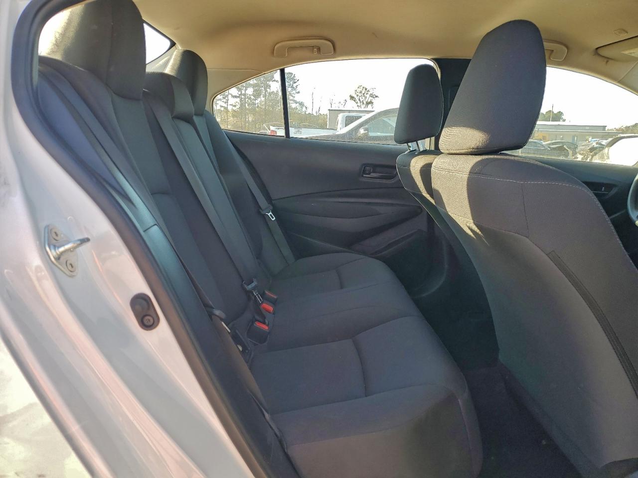 2025 TOYOTA COROLLA LE photo 10