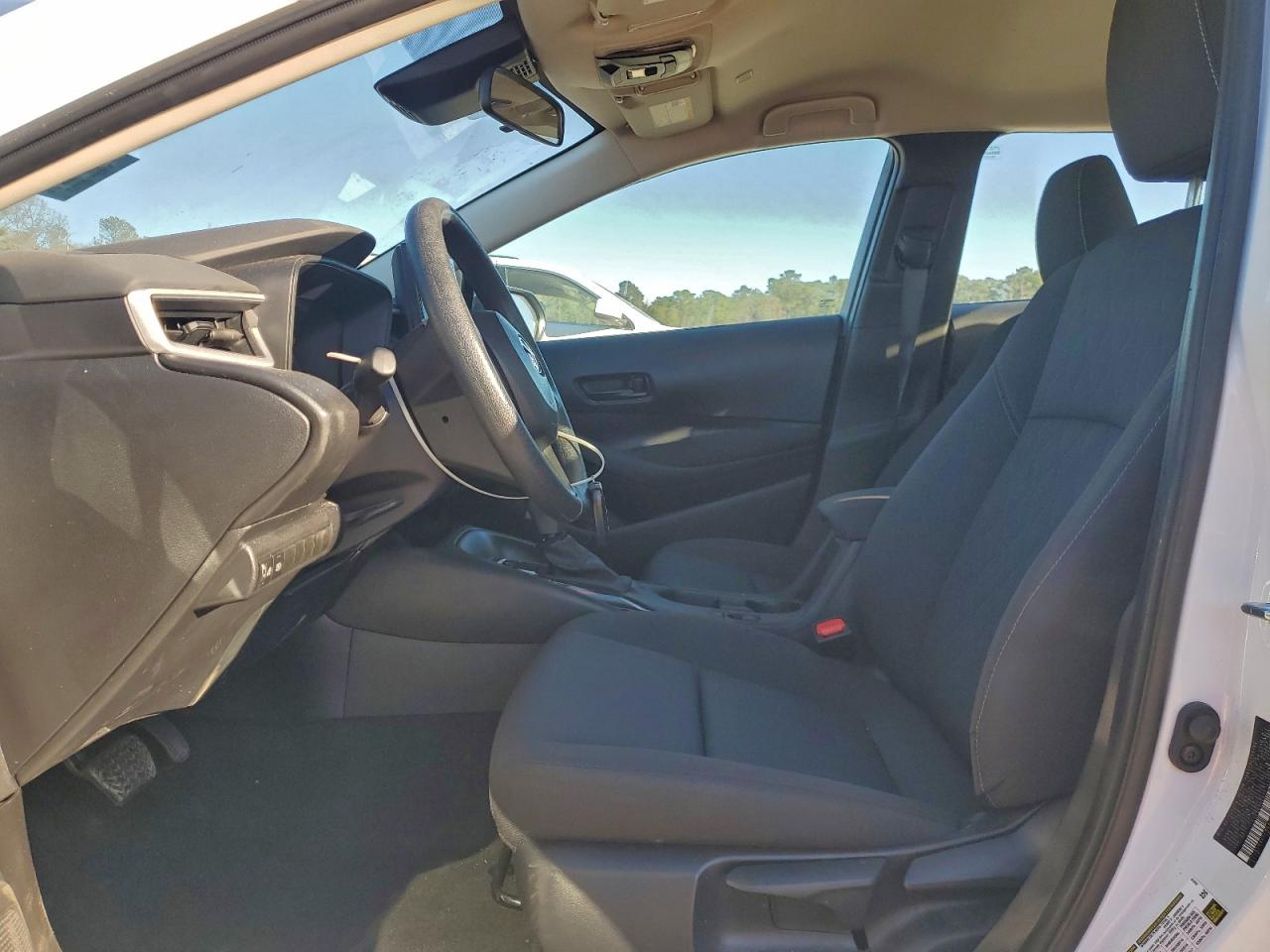 2025 TOYOTA COROLLA LE photo 7
