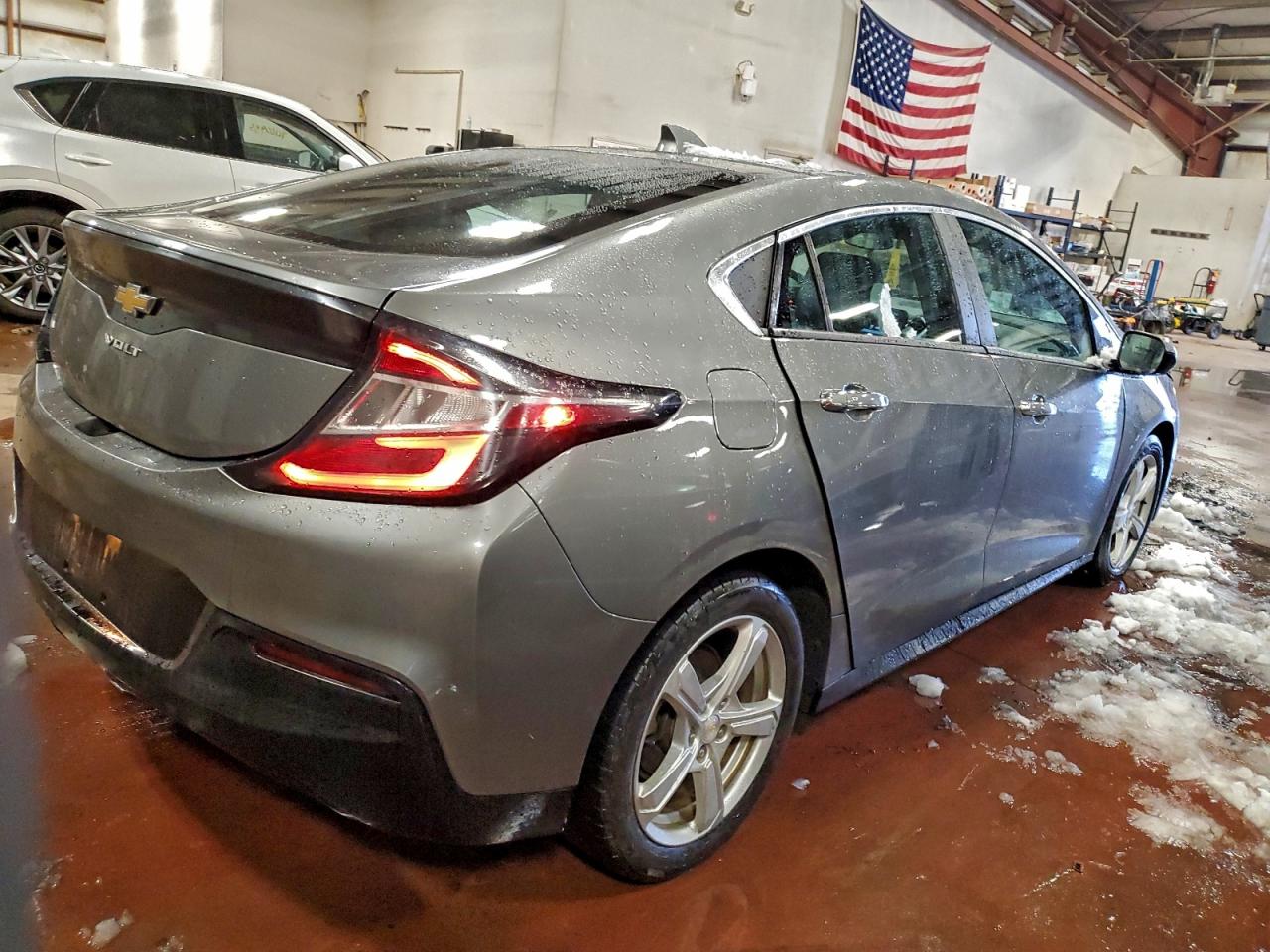 2017 CHEVROLET VOLT LT photo 3