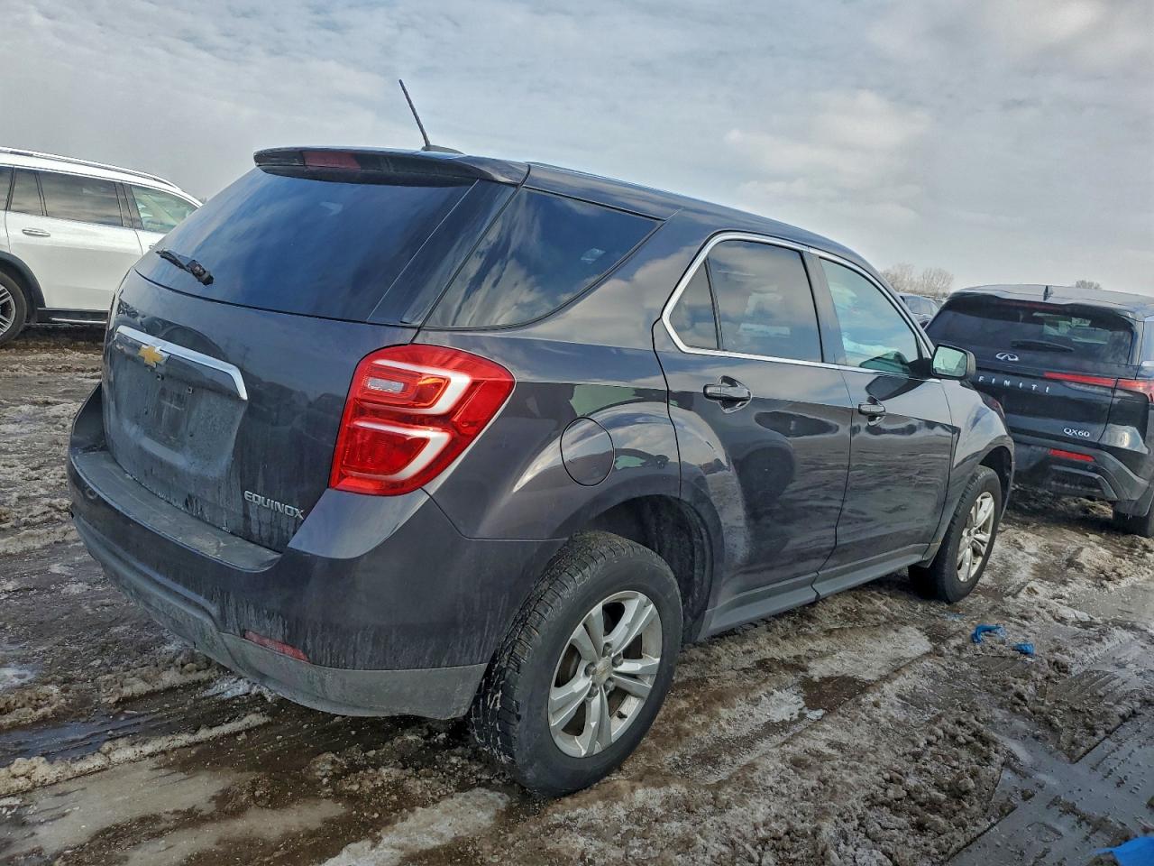 2016 CHEVROLET EQUINOX LS photo 3
