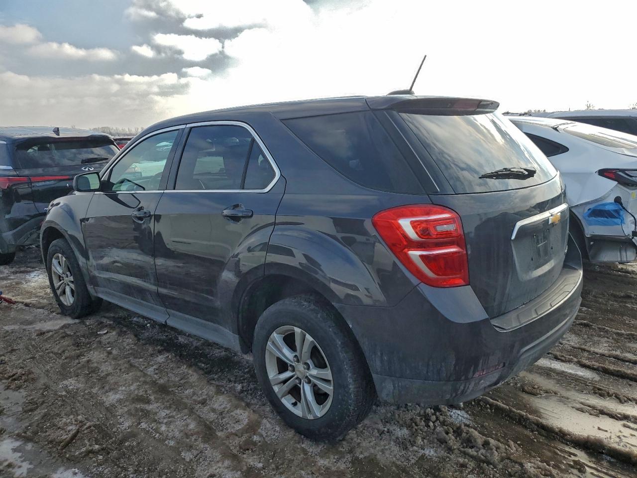 2016 CHEVROLET EQUINOX LS photo 2