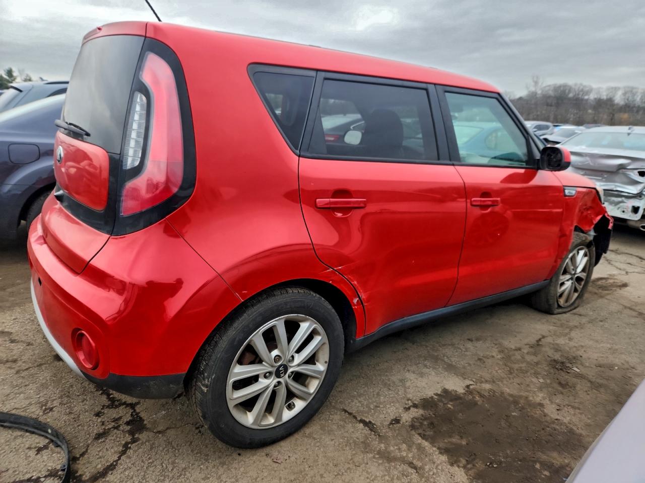 2017 KIA SOUL + photo 3