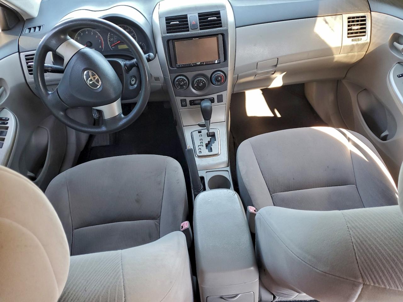 2011 TOYOTA COROLLA BASE photo 8
