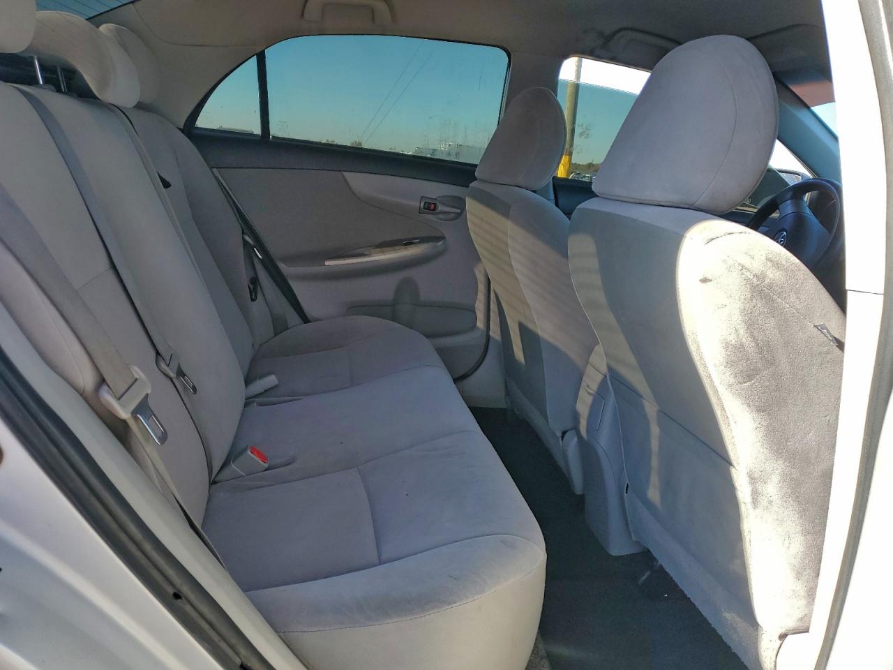 2011 TOYOTA COROLLA BASE photo 10