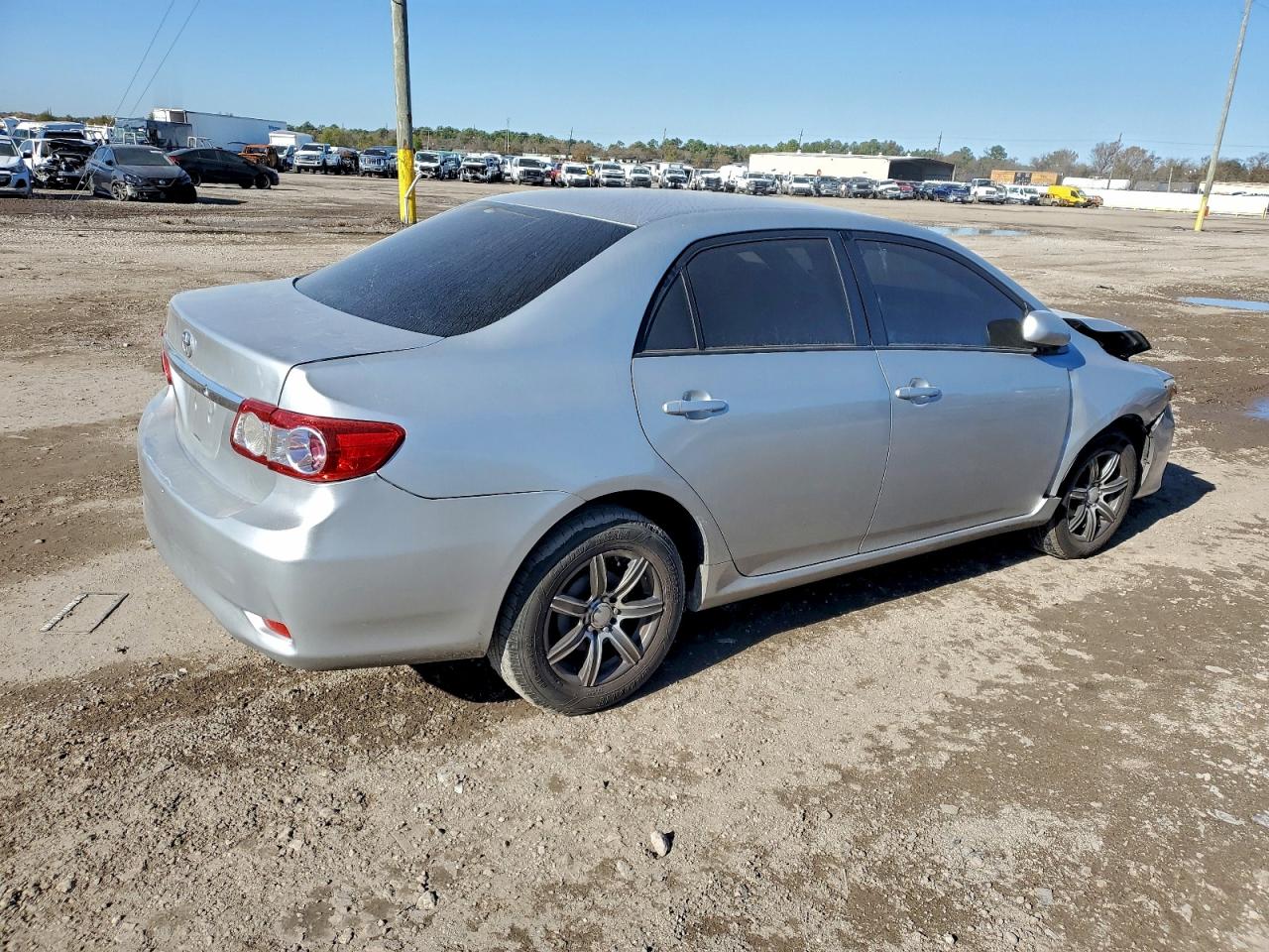 2011 TOYOTA COROLLA BASE photo 3