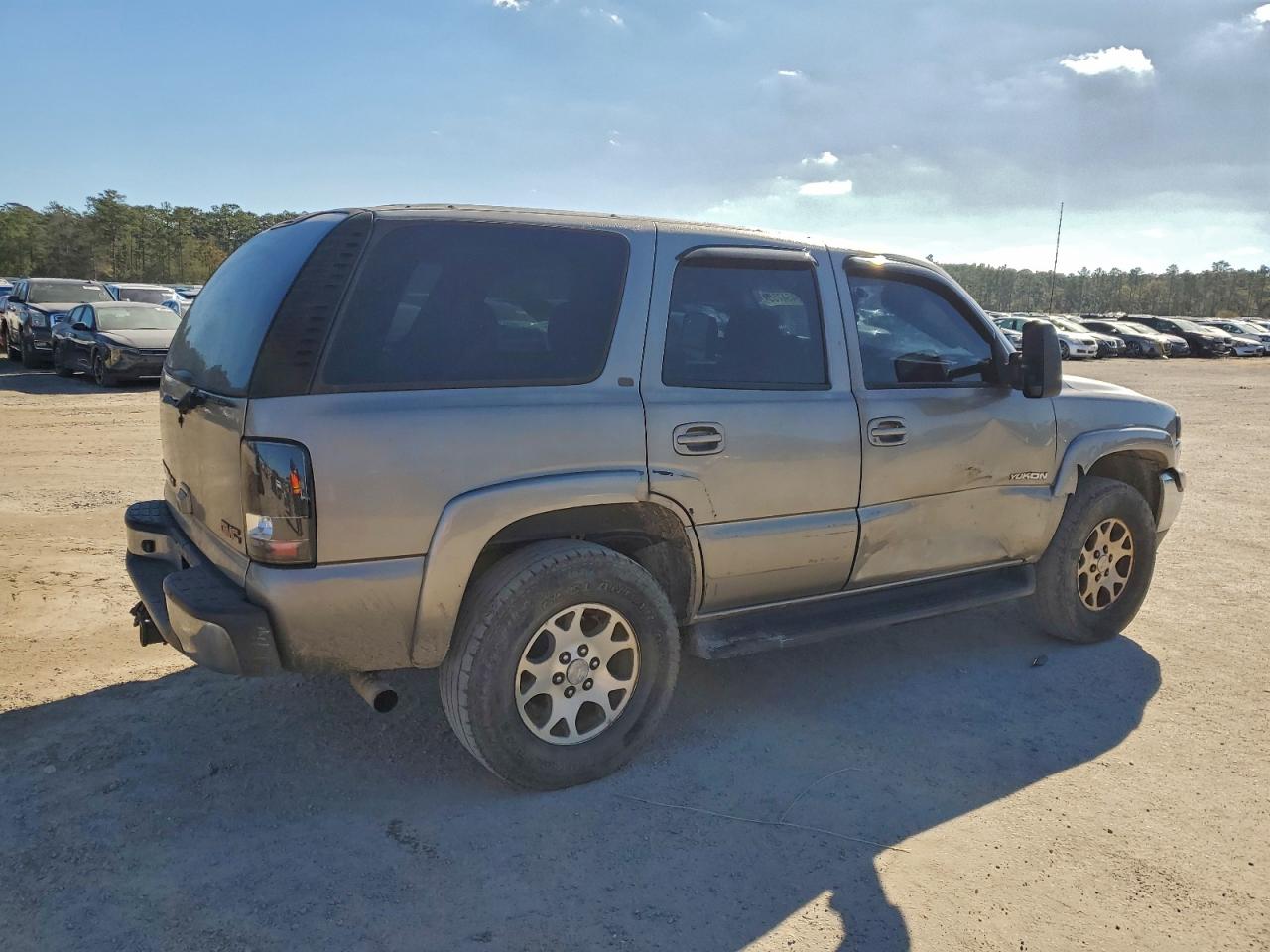 2002 GMC YUKON photo 3