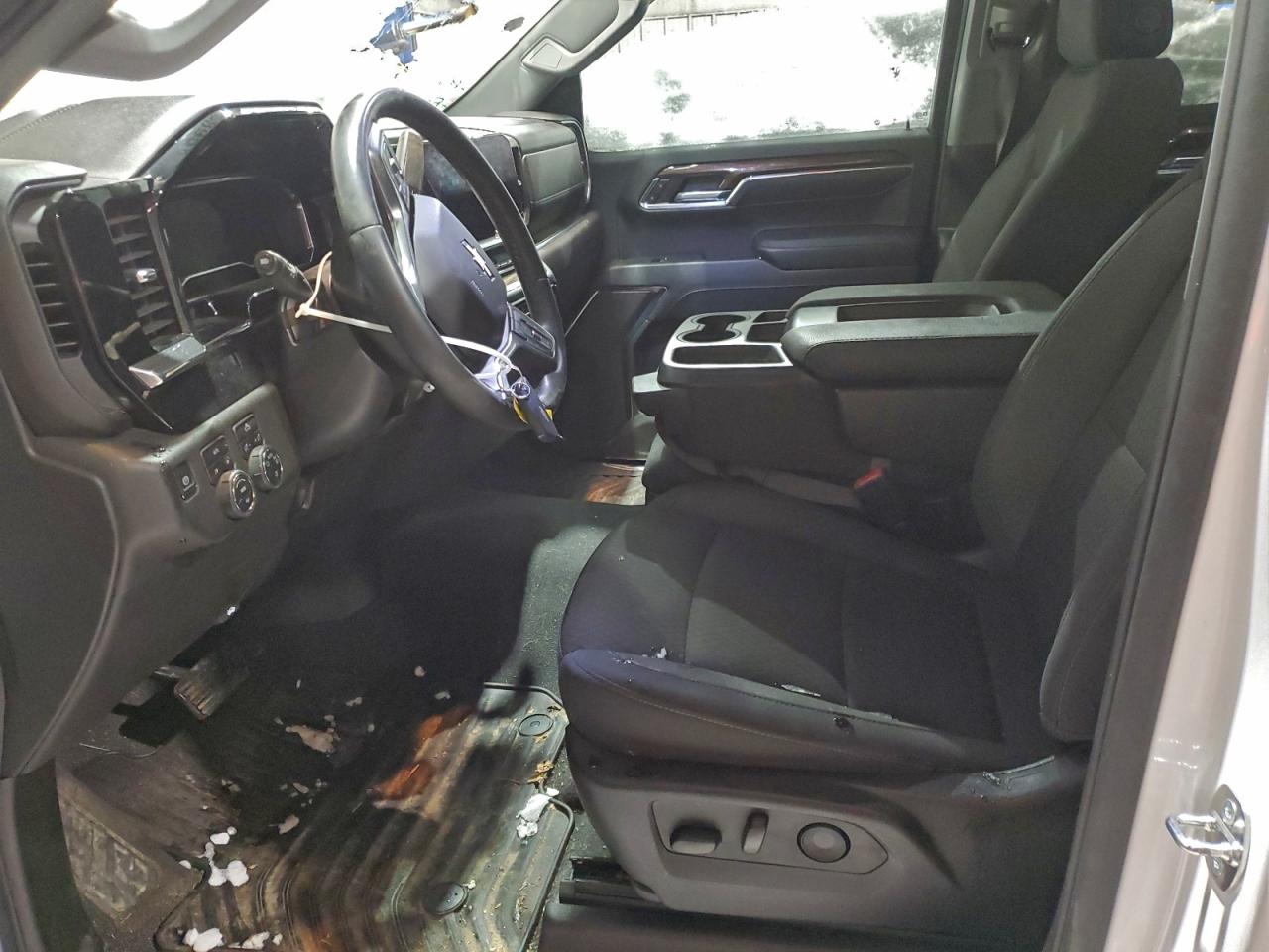 2024 CHEVROLET SILVERADO K1500 LT-L photo 7