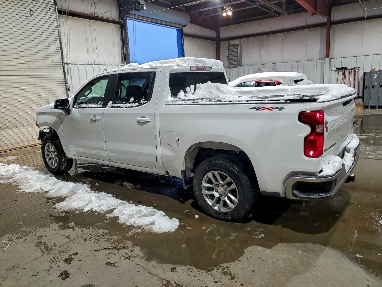 2024 CHEVROLET SILVERADO K1500 LT-L photo 2