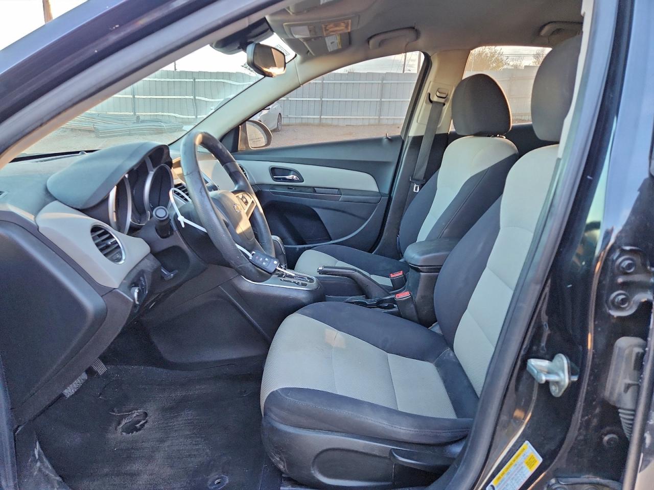 2013 CHEVROLET CRUZE LS photo 7