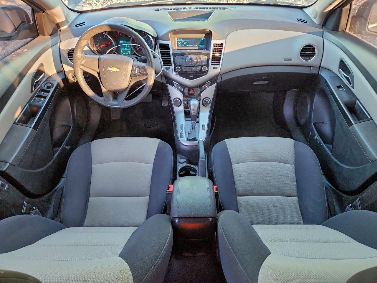 2013 CHEVROLET CRUZE LS photo 8
