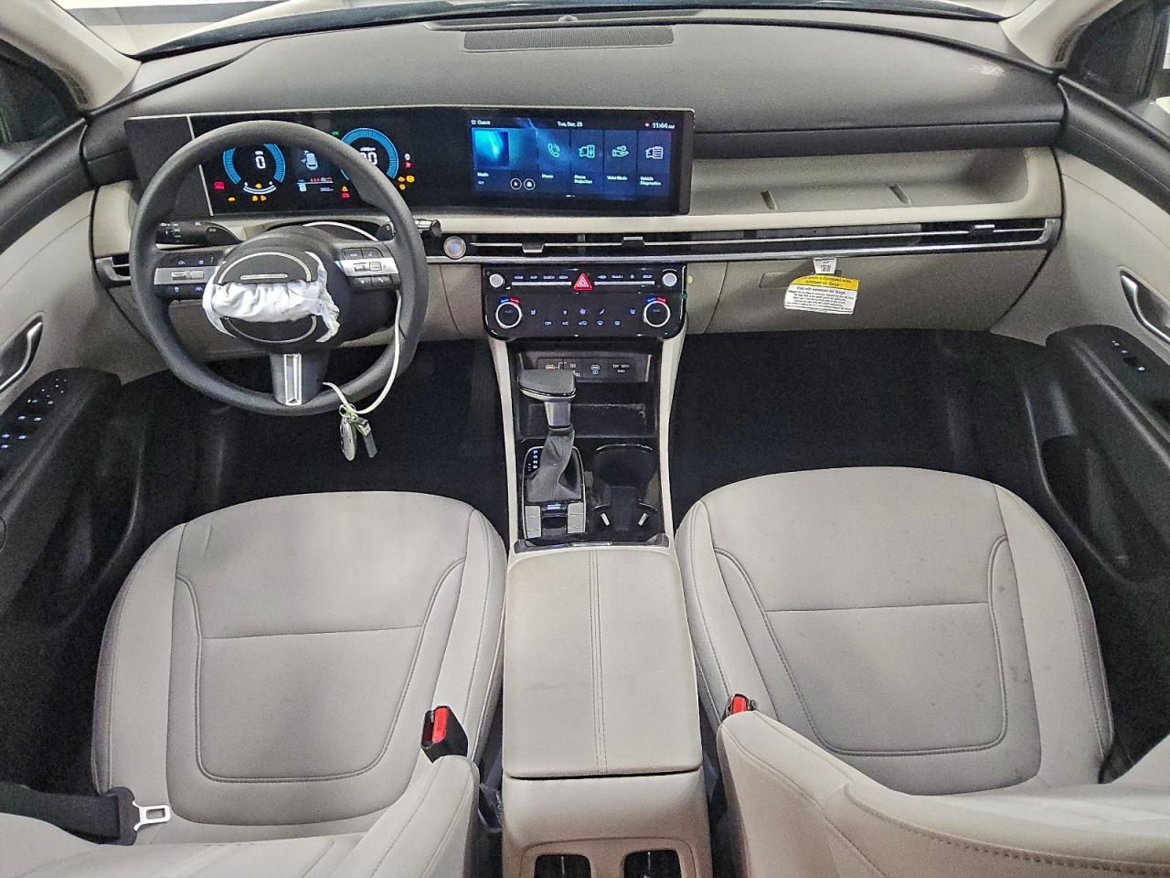 2026 HYUNDAI TUCSON SEL photo 8